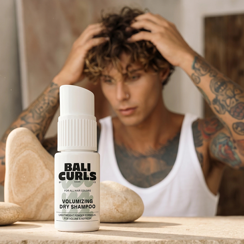 Bali Curls Volumizing Dry Shampoo 20g - Champú en seco - Curly Nest Spain